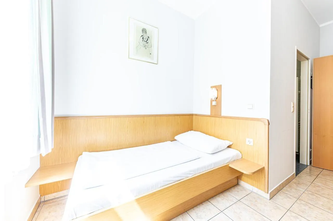 Гостевой дом Hotel-Pension Fuenfhaus Вена