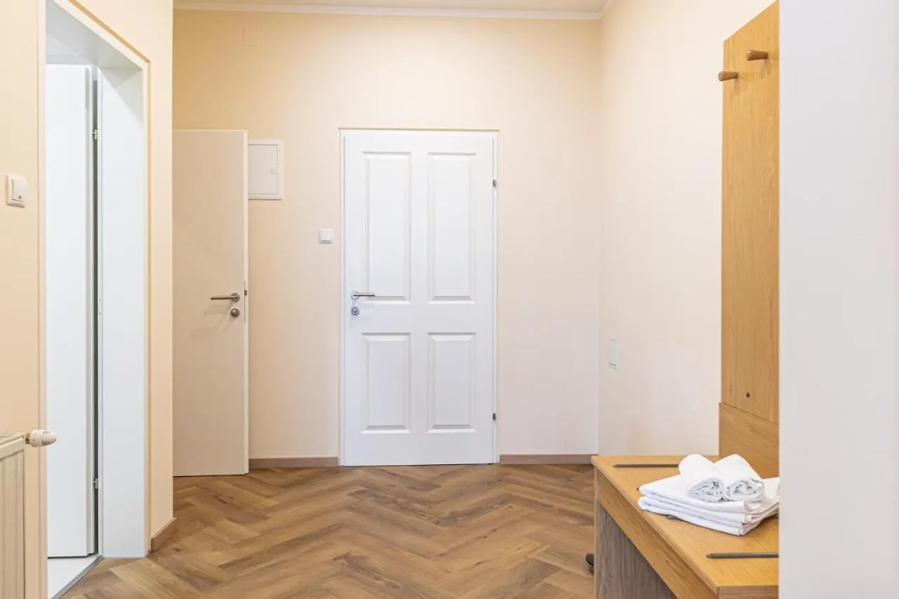Hotel-Pension Fuenfhaus Вена 3*,  Австрия