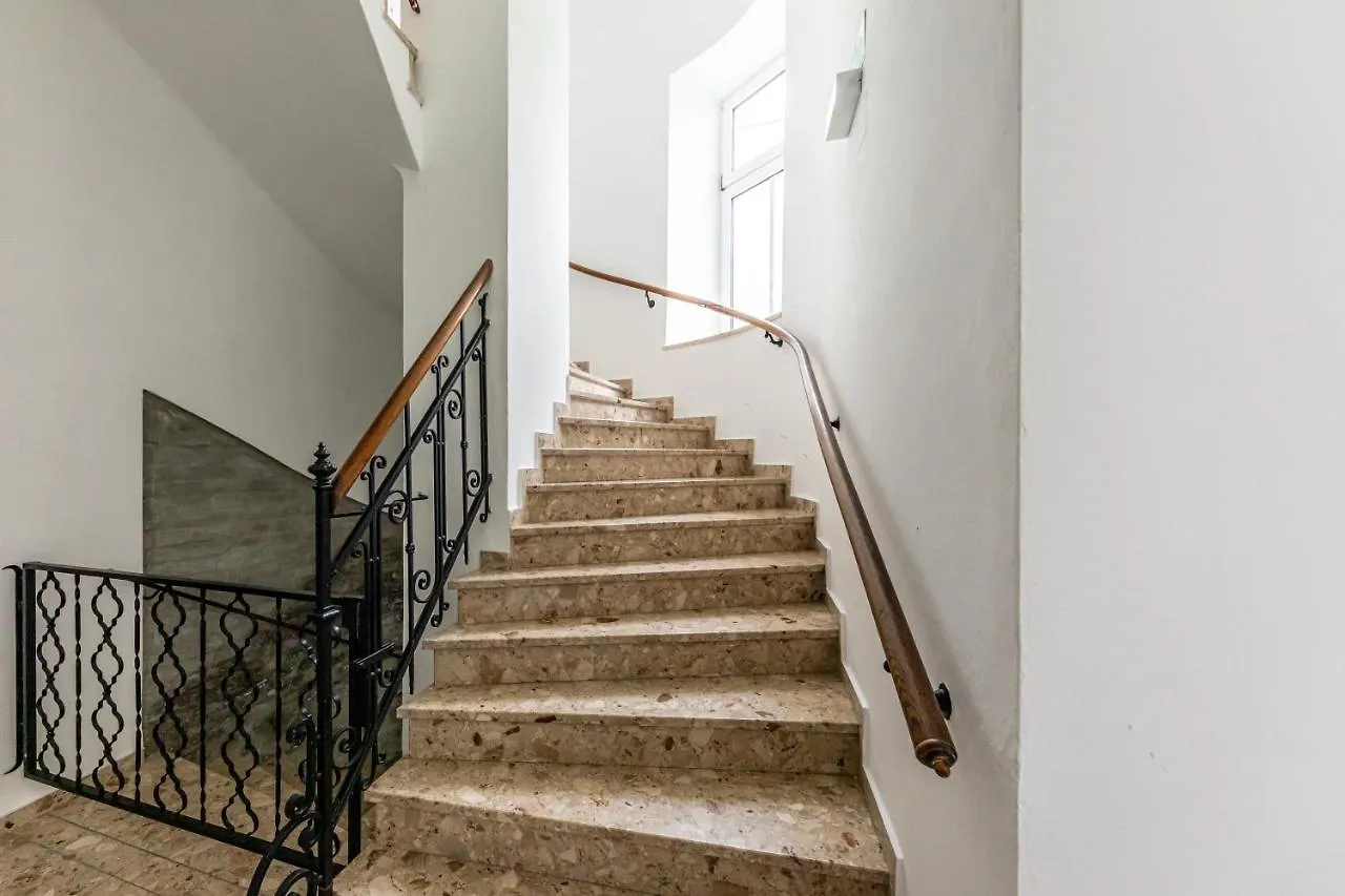 Hotel-Pension Fuenfhaus Вена Гостевой дом