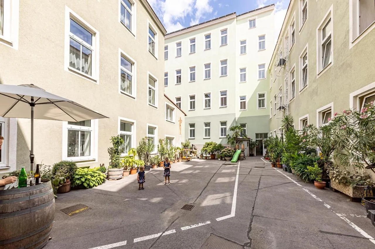 Hotel-Pension Fuenfhaus Вена Австрия