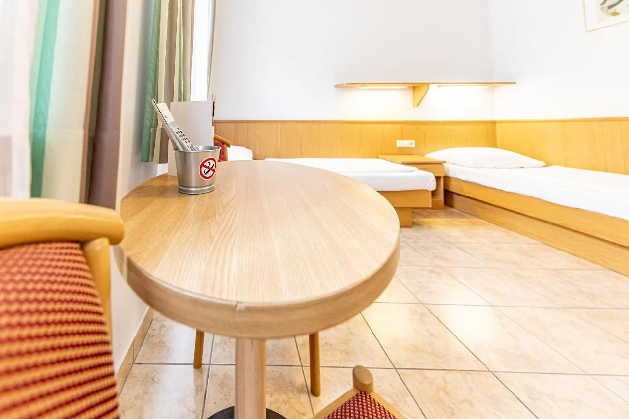 Гостевой дом Hotel-Pension Fuenfhaus Вена