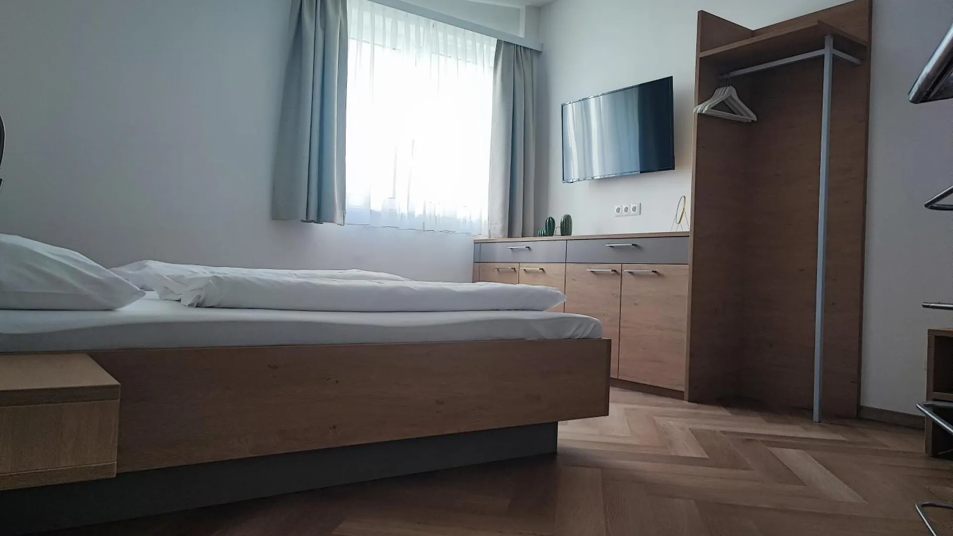 *** Гостевой дом Hotel-Pension Fuenfhaus Вена Австрия