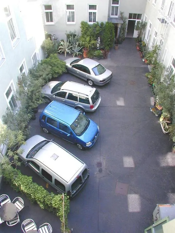 Guest house Hotel-Pension Fuenfhaus Vienna