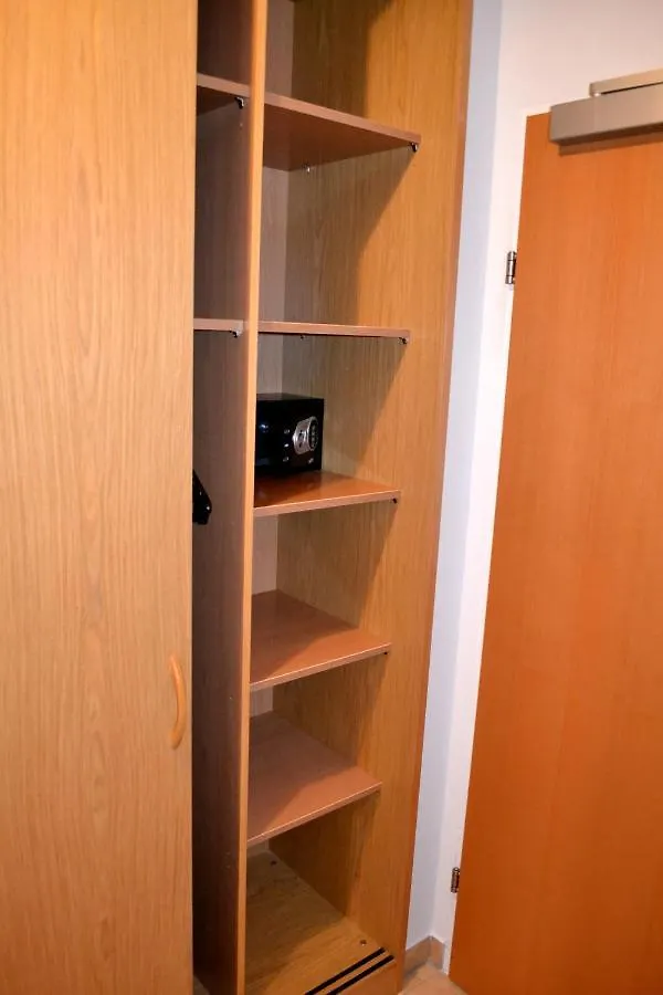 Hotel-Pension Fuenfhaus Vienna 3*,